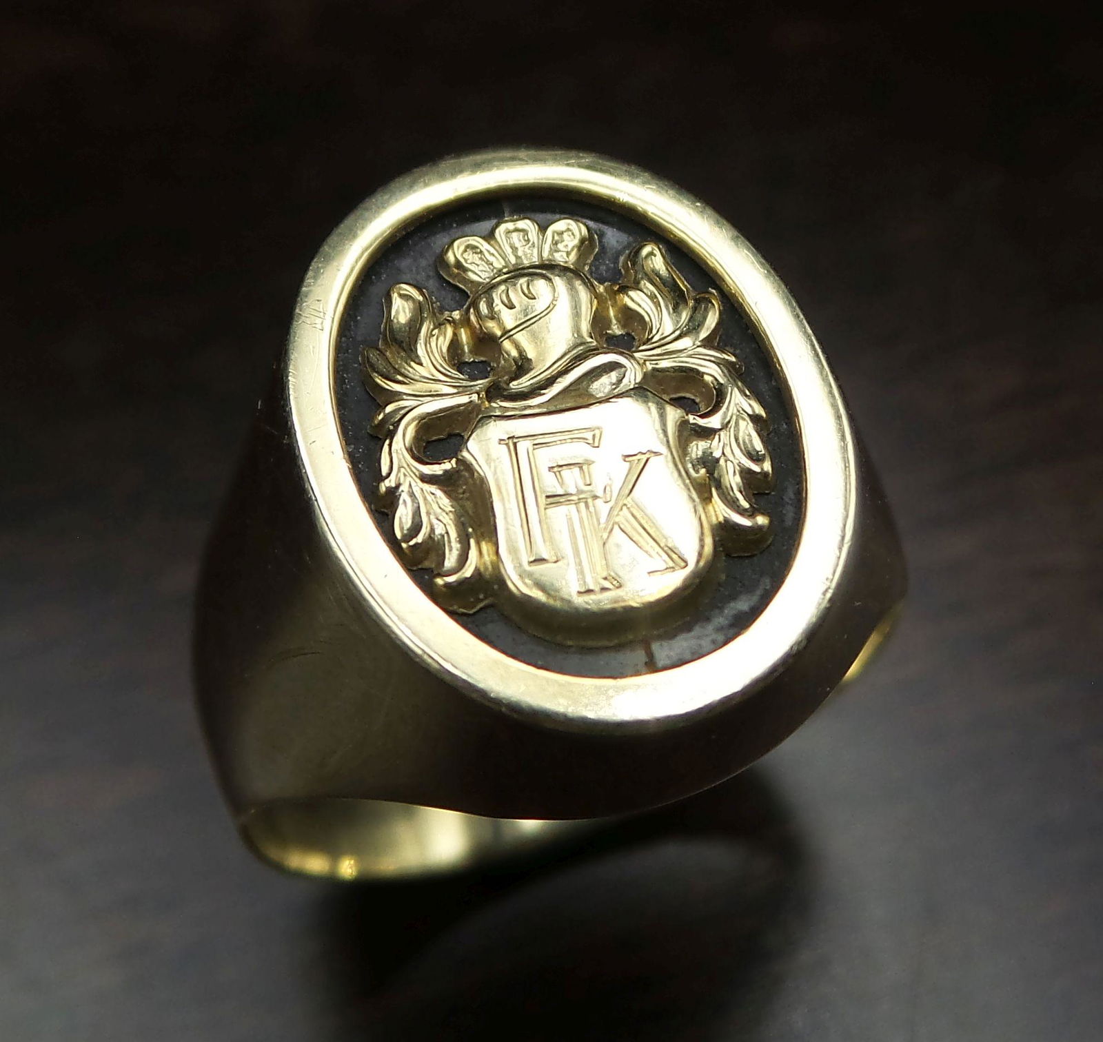 Vintage European 14K Gold & Black Onyx Aristocratic Seal / Signet Ring (1 of 5)