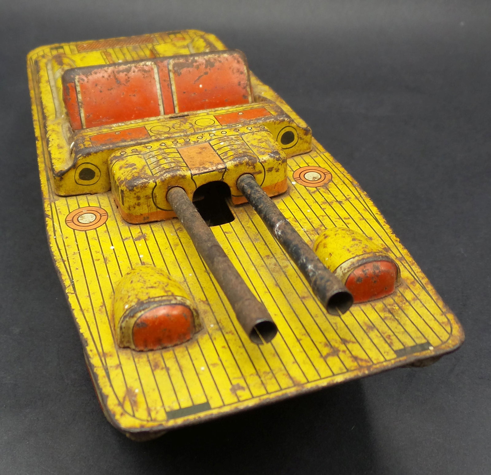 Vintage 1950s DAIYA Japan Amphibious Army Tank Tin Toy: Very cool display piece. Measures approx. 8" long x 3" wide x 2 3/4" high. Good vintage condition with some corrosion and wear according to age. Friction mechanism works but the wheels are partly gone