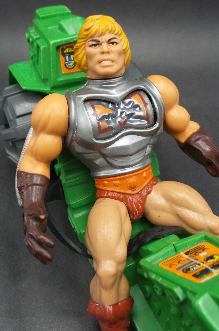 Original 1980s He Man MOTU Action Figure BATTLE ARMOR HE MAN on ROAD RIPPER: Great He Man Masters of the Universe - The Original Series Action Figure. Good vintage condition. Measures approx. 5 1/2" high (figure) x 9 1/4" long (vehicle).