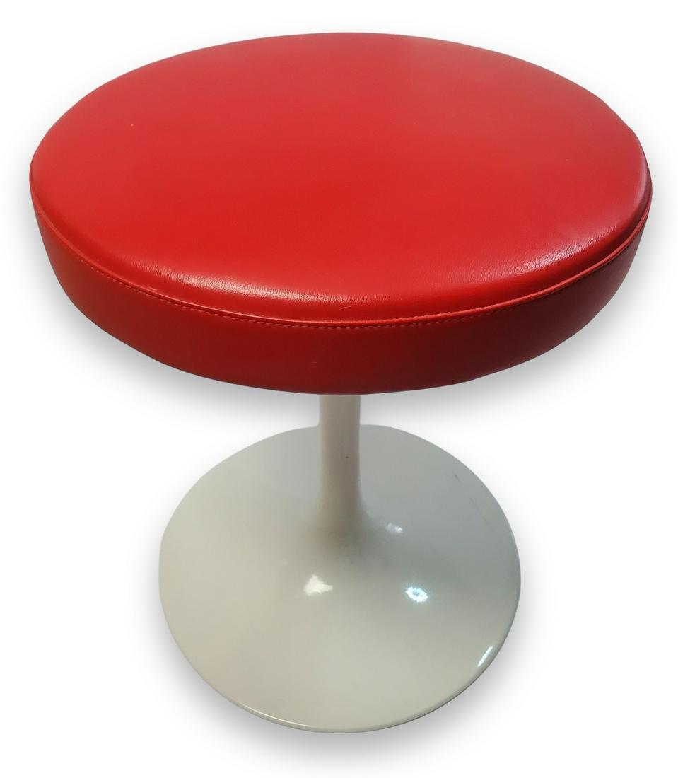 Mid-Century Modern EERO SAARINEN for KNOLL Stool /w Red Leather Seat: Designed in the 1960s by Eero Saarinen for Knoll and made in Italy from Painted Aluminum, Leather, and Upholstery. Very good origininal condition with only very minor discoloration and virtually no we