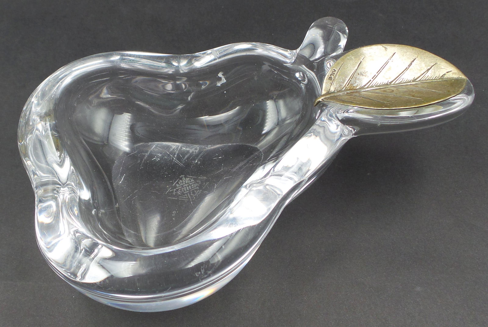 Vintage ART VANNES Crystal & 800 Silver Pear Ashtray: Beautiful piece. The 800 (80%) silver leaf was later added by an artist. Very good vintage condition with no chips, cracks, or repairs. Measures approx. 5 1/2" long x 3 1/2" wide. Signed (etched) on t