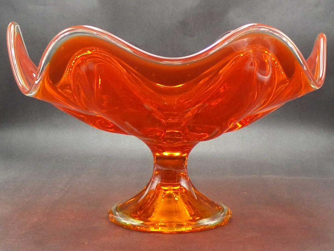 Vintage Mid-Century VIKING GLASS Swung Compote Pedestal Bowl in Amberina: Stunning piece that catches light magically. Measures approx. 9 1/4Êº wide Ã— 9 1/4Êº deep Ã— 6 3/4Êº high. Very good vintage condition, no chips, cracks, or repairs.