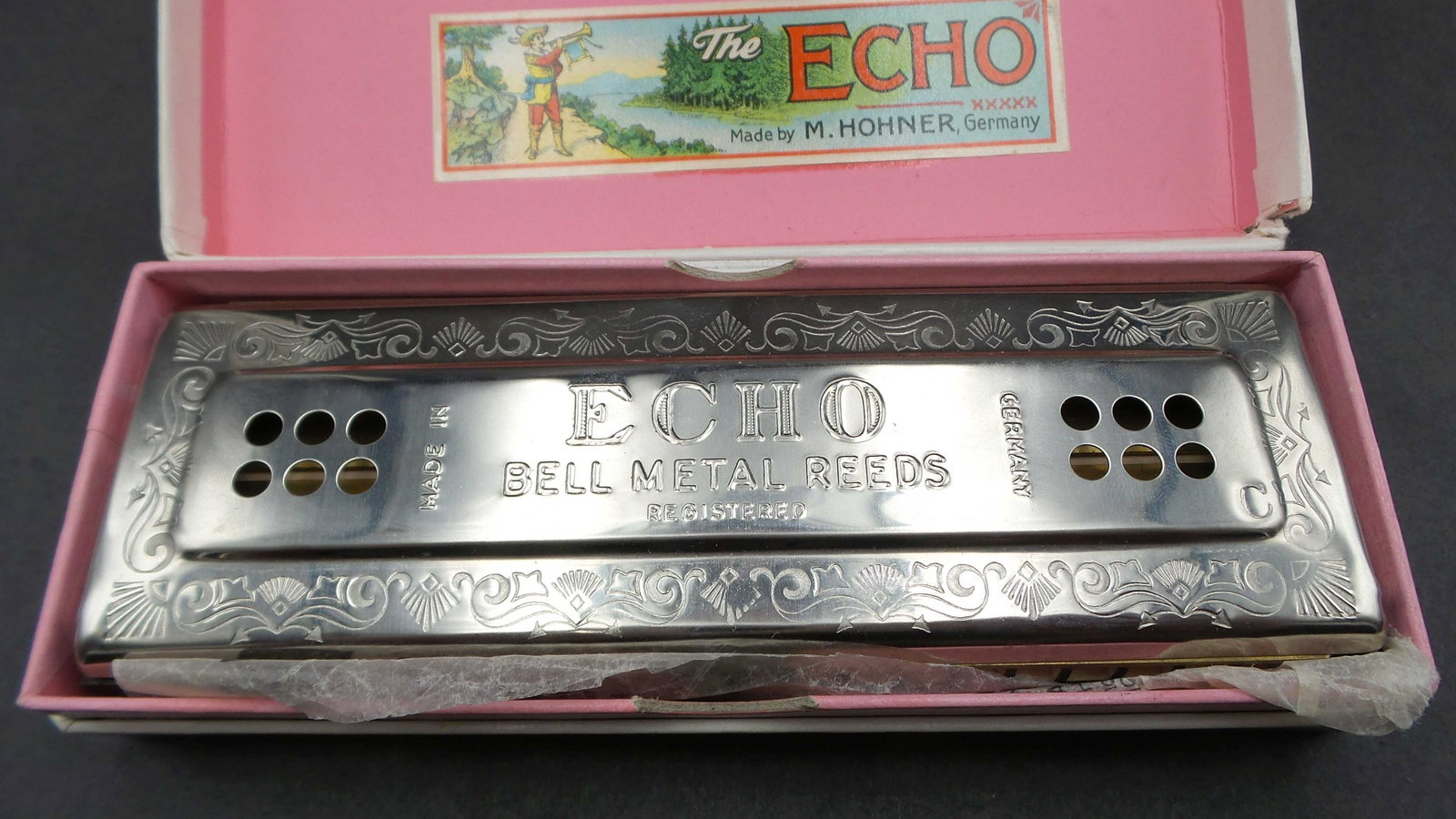 Vintage HOHNER Germany 55/80 Echo Harp Tremolo Harmonica - Key of C & G: The Hohner Echo Harp 55/80 C/G harmonica can be used for playing in both C and G keys. This instrument is characterized by a warm and deep sound and high-quality craftsmanship. It is popular among tra