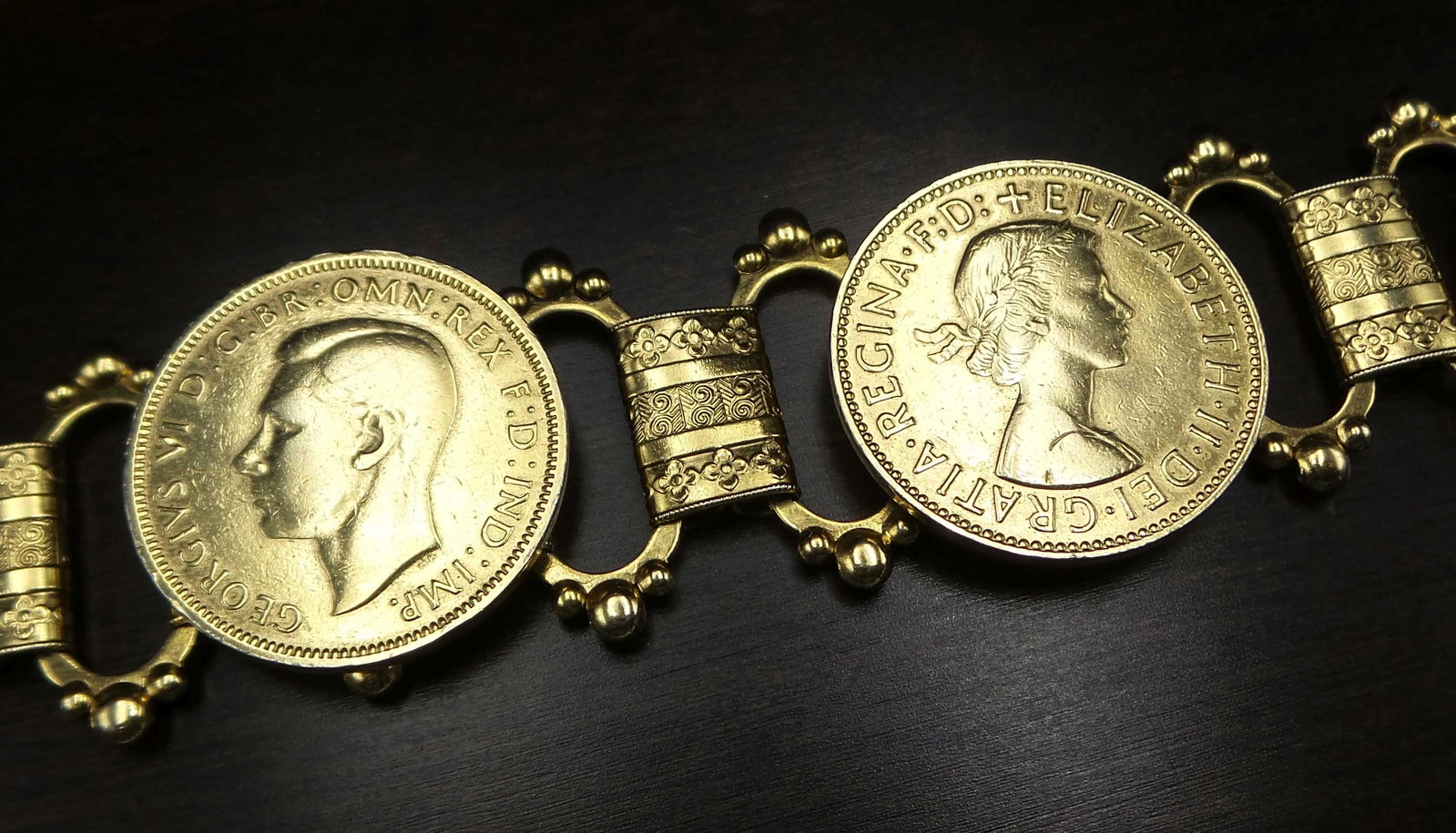 Unusual Vintage Half Penny Coin Costume Jewelry Book Chain Bracelet: Very good vintage condition. The bracelet measures approx. 7" long x 1" high and weighs ca. 41.4 grams.