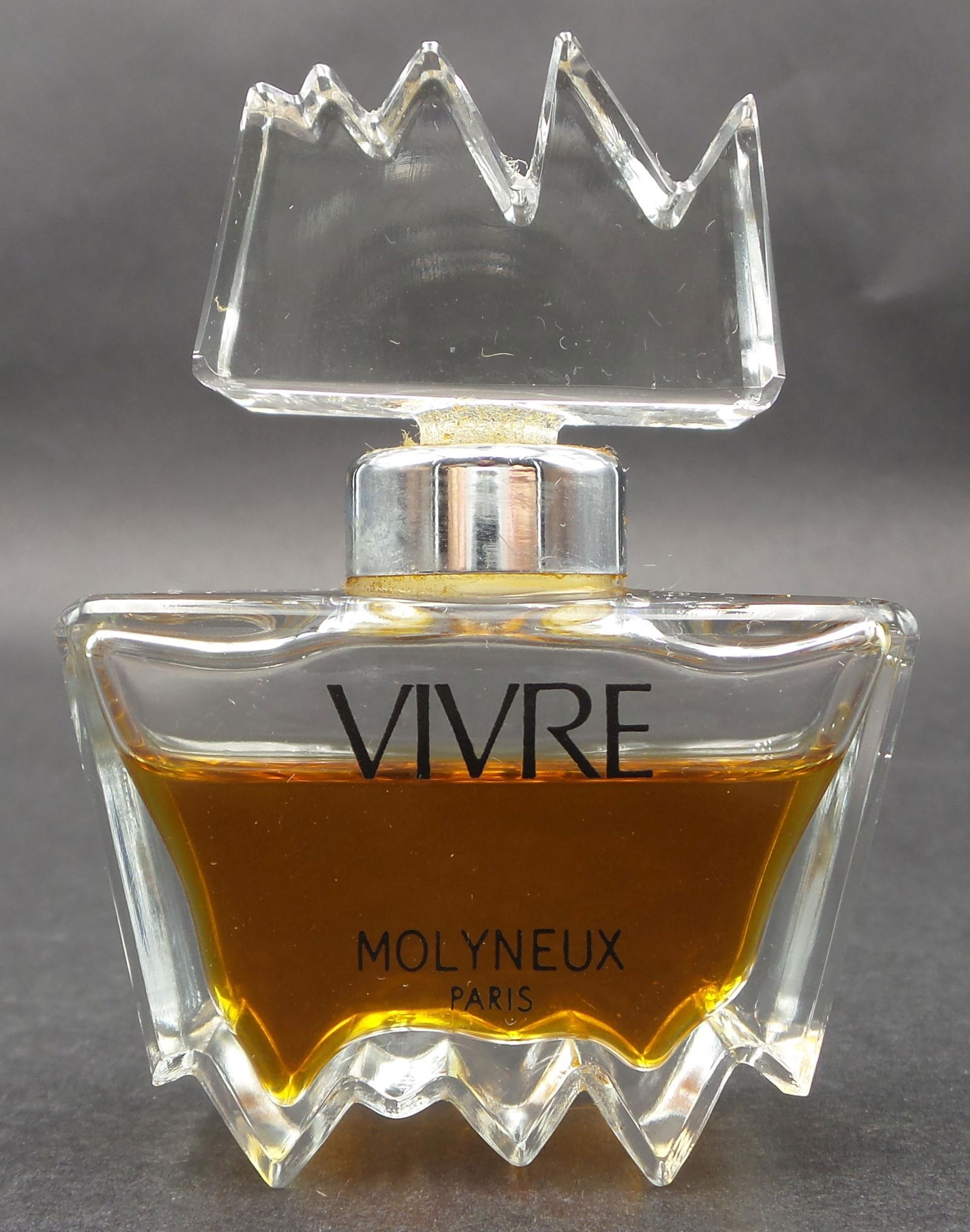 Vintage 1970s MOLYNEUX VIVRE Perfume Bottle /w Case: The bottle measures approx. 2 7/8" tall x 2 1/8" wide. The marbled lucite presentation box measures approx. 4" long x 3 1/2" wide x 1" high. Very good vintage condition with no chips or cracks. Some d
