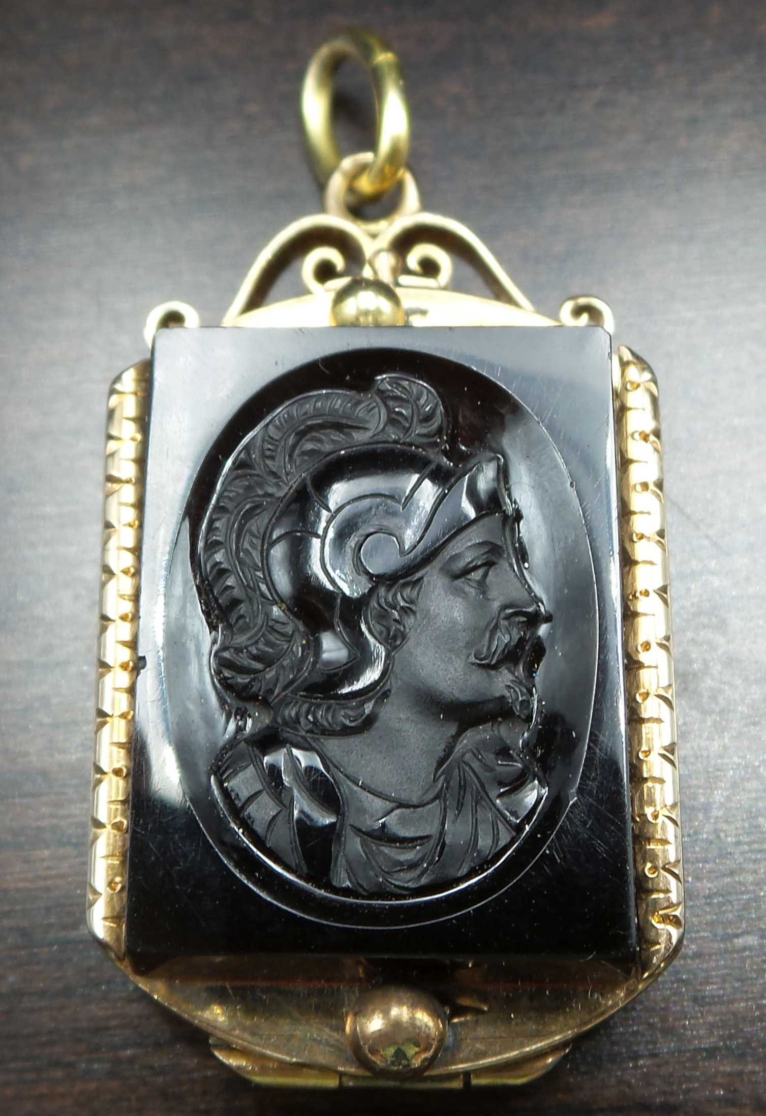 19th Century 14K Gold & Onyx Intaglio Picture Locket Pendant /w Portraits (1 of 8)