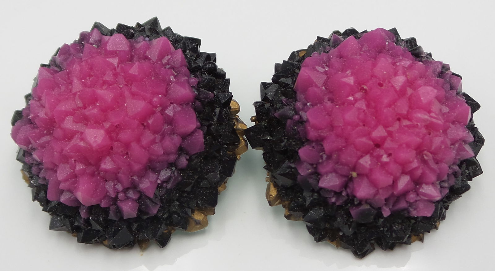 Large Unusual Vintage Black & Red Geode Style Rubber Costume Jewelry Earrings (1 of 6)