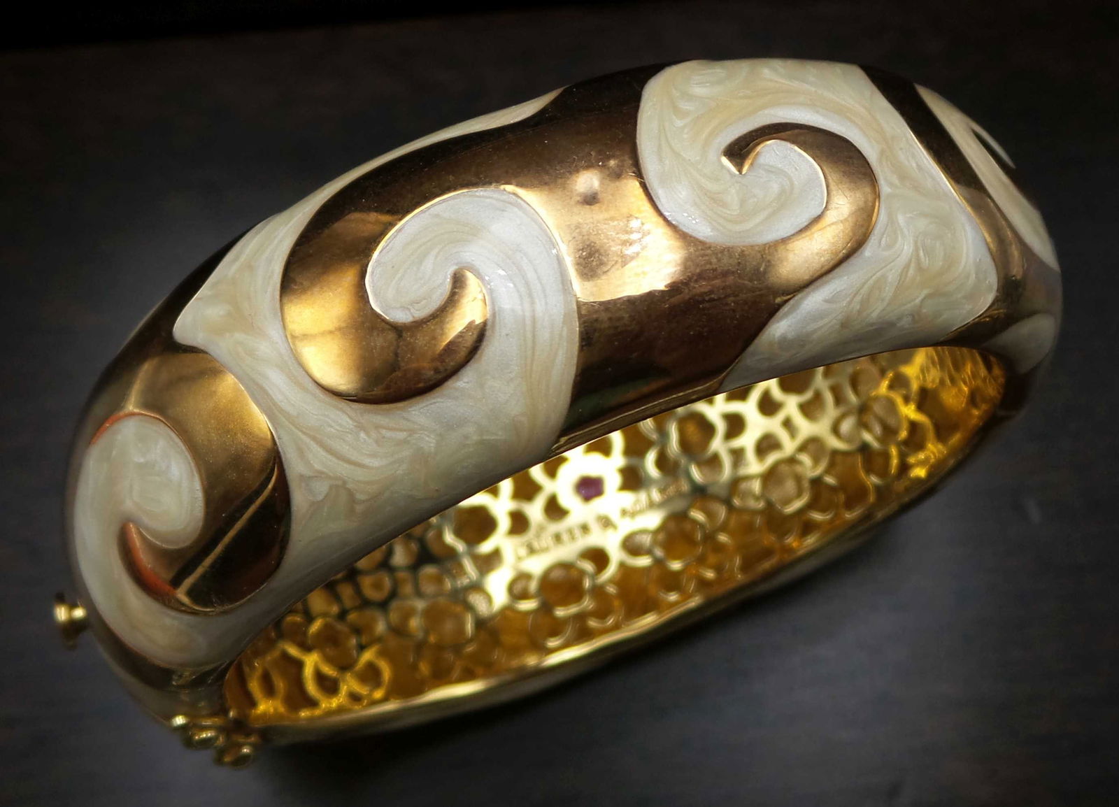 Vintage LAUREN G ADAMS Costume Jewelry Swirl Design Bangle Bracelet (1 of 8)