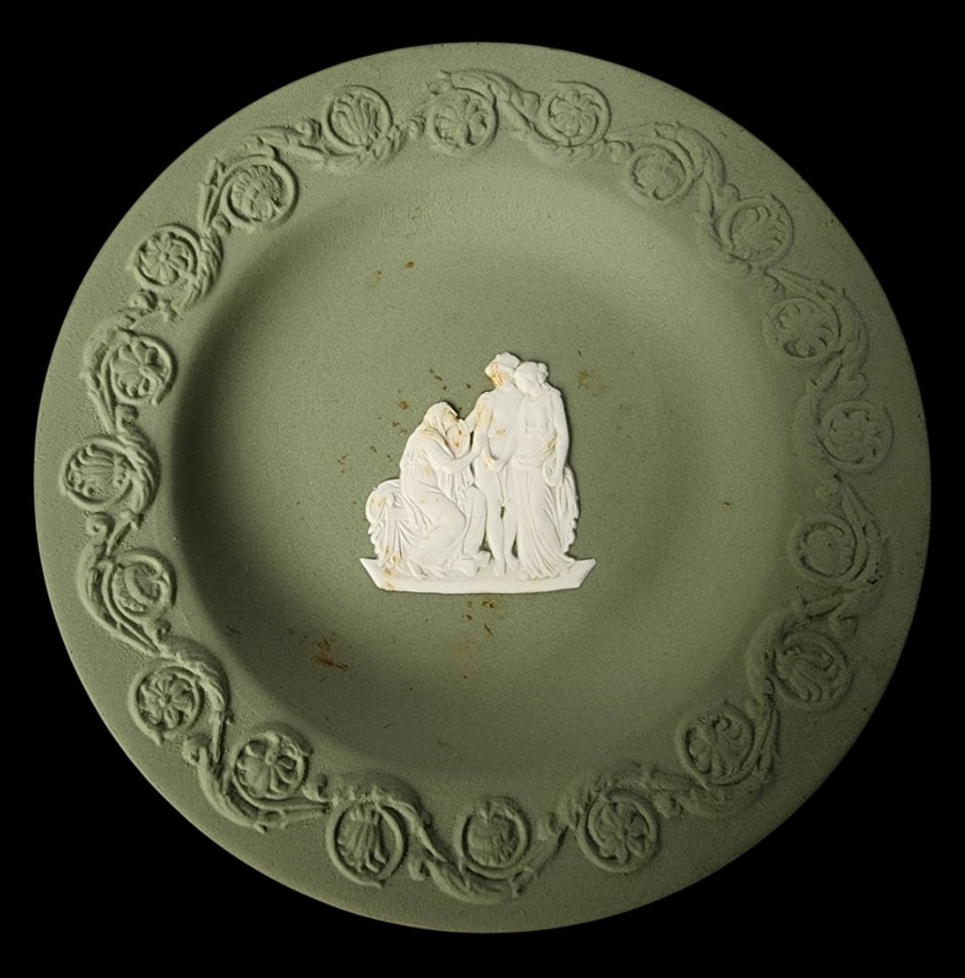 Vintage WEDGWOOD Teal Green Jasperware Plate: Beautiful piece in very good vintage condition, no chips, cracks, or repairs. Needs some cleaning. Measures approx. 4 3/8" in diameter. Signed.