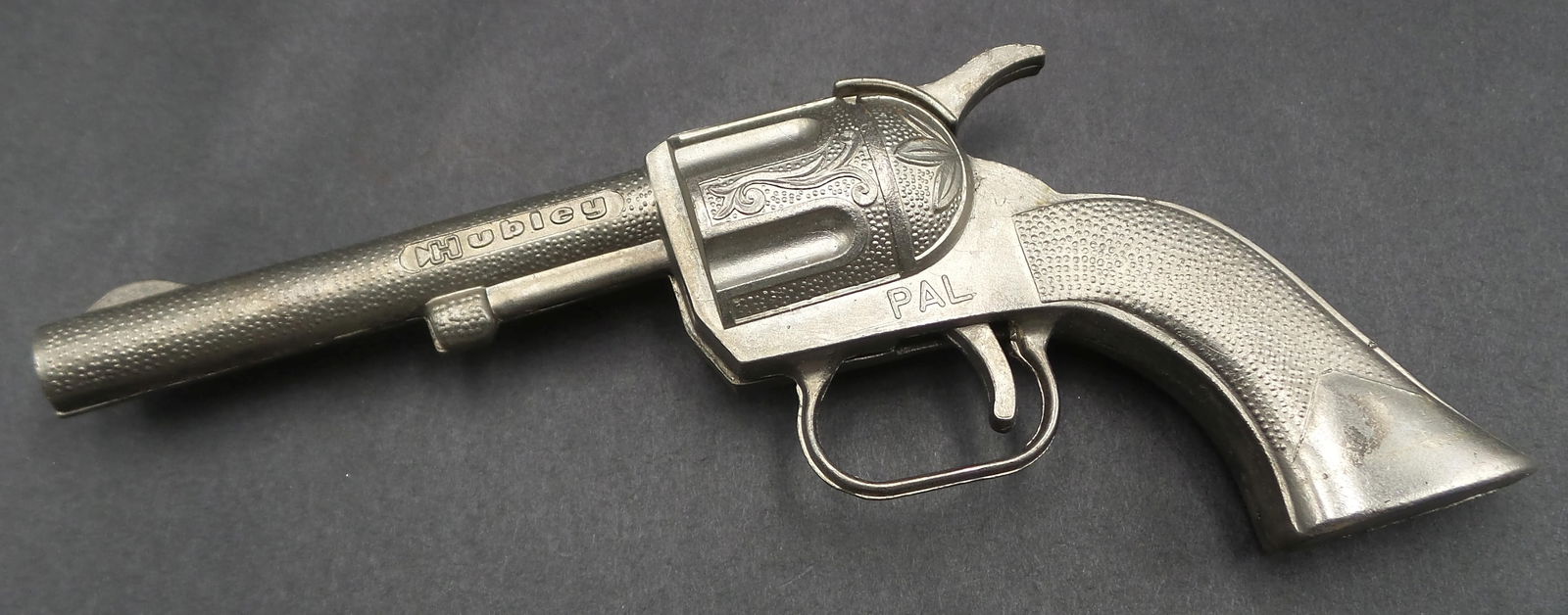 Vintage 1950s HUBLEY PAL Cap Gun Toy: Made by Hubley around the 1950s. Good working condition. Measures approx. 5 1/2" long.