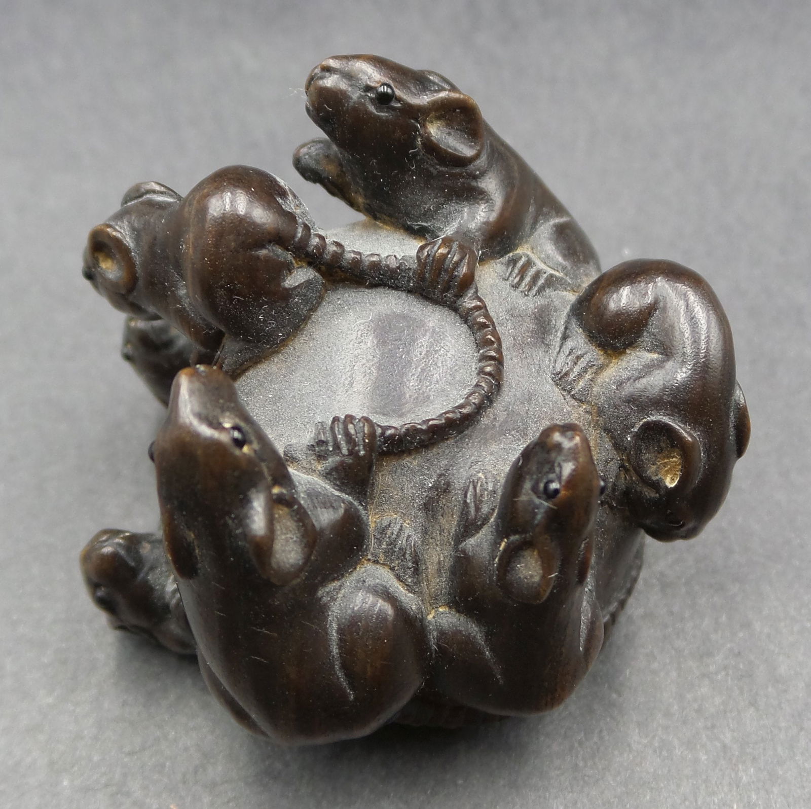 Antique ca. 1900 Hand Carved Wood Japanese Rat Netsuke - Signed (1 of 6)