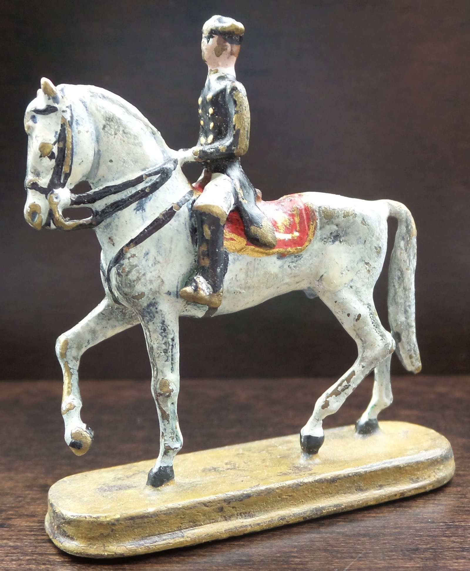 Antique FRANZ BERGMAN Austria Cold Painted Bronze Mounted Soldier Figurine: Beautiful little figurine with great detail and colors. Good antique condition with some paint wear according to age. Measures approx. 1 3/4" long x 2" high x 1/2" wide. Marked on the bottom.