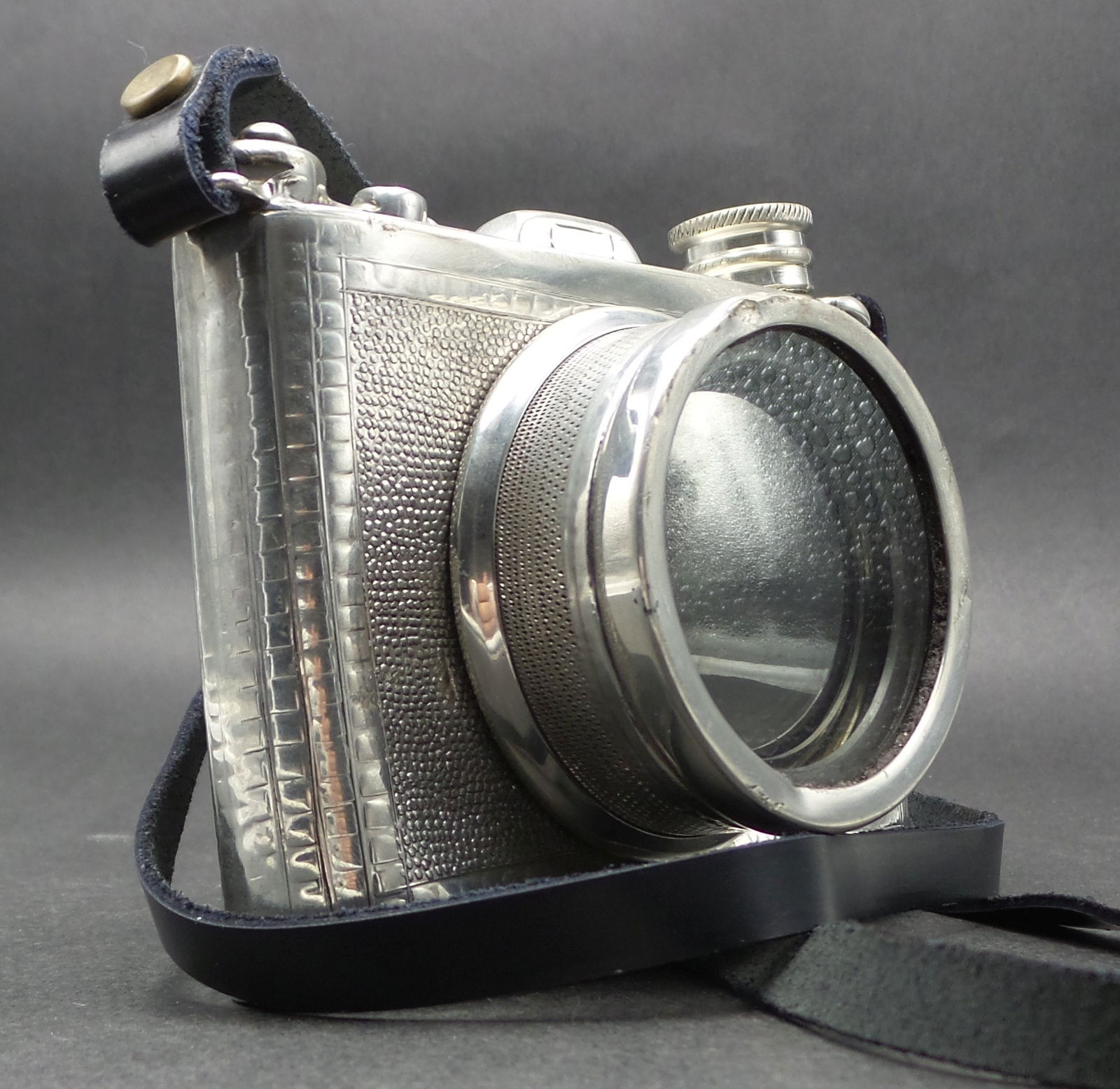 Rare Vintage PINDER BROTHERS British Novelty Pewter Camera Liquor Flask /w Lens Beaker (1 of 9)