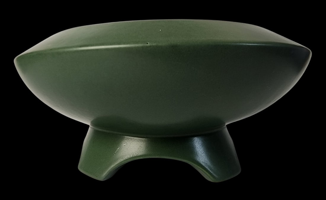 Vintage Mid-Century HYALYN USA Matte Green Ceramic Footed Bowl (1 of 6)