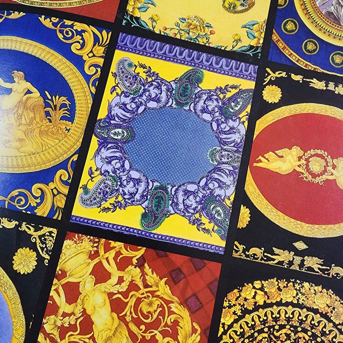 Vintage SOTHEBY'S 2001 Auction Catalogue "The Collection of Gianni Versace": Good vintage condition with some wear according to age. Measures approx. 11 1/2" high x 9" wide. A must-have for all Versace fans and connoisseurs of the decorative arts.