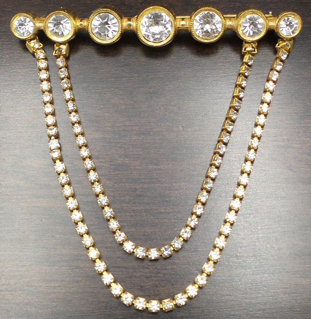 Unusual Vintage MIRIAM HASKELL Goldtone Metal & Rhinestone Brooch (1 of 4)