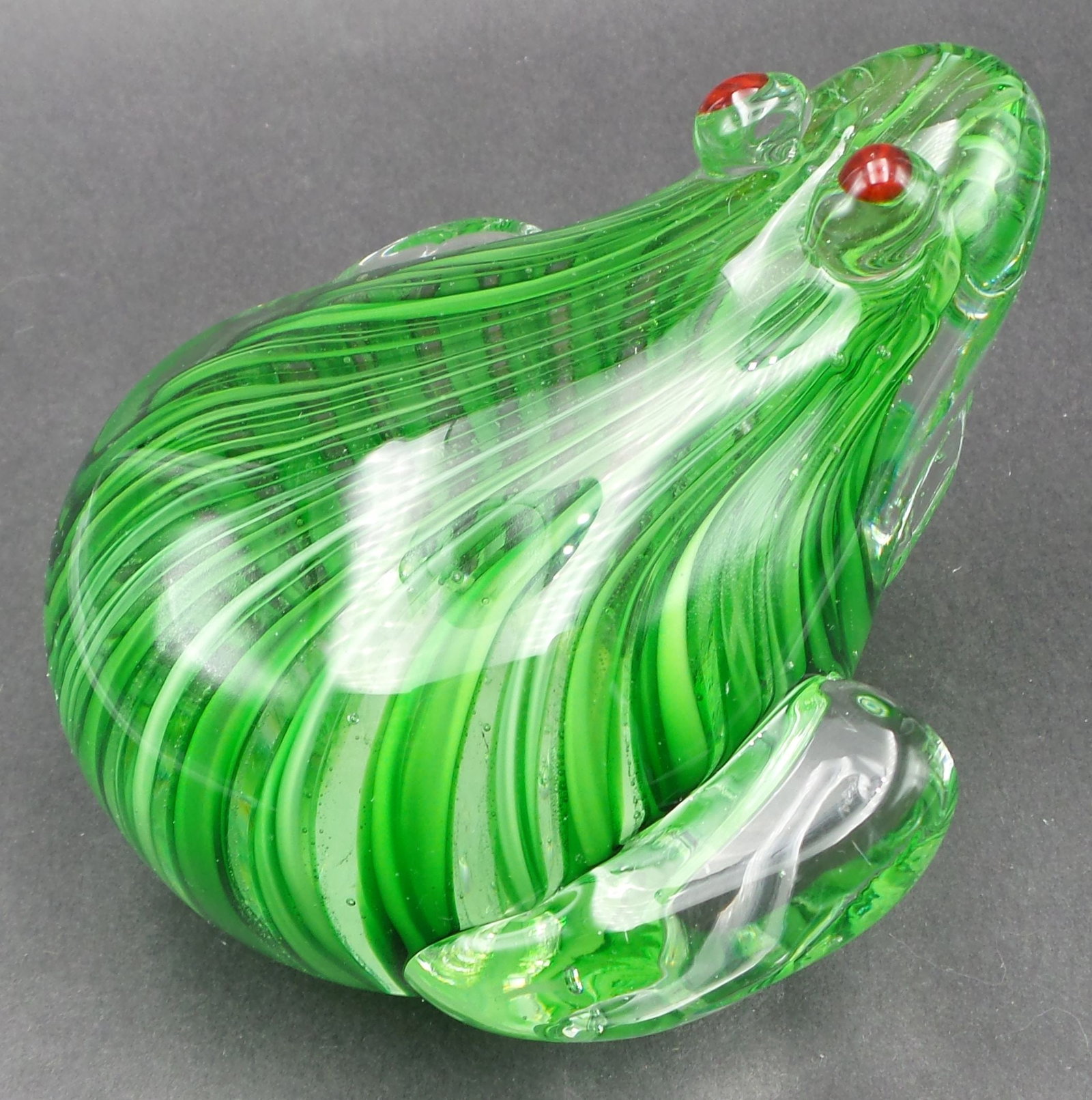 Unusual Vintage Transparent Art Glass Frog /w Green Stripes (1 of 11)