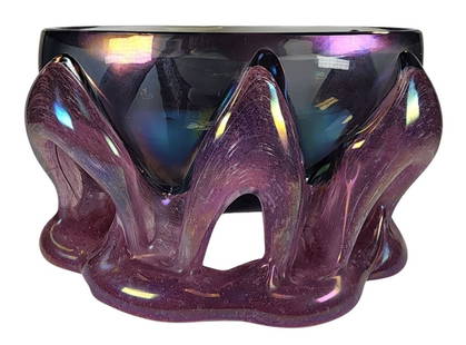 Rare & Very Unusual Vintage PINO SIGNORETTO Murano Purple Art Glass Bowl: An incredible piece by legendary Murano glass maker Pino Signoretto (1944 - 2017) featuring breathtaking shapes and colors. Very good vintage condition; no chips, cracks, or repairs. Signed. Measures