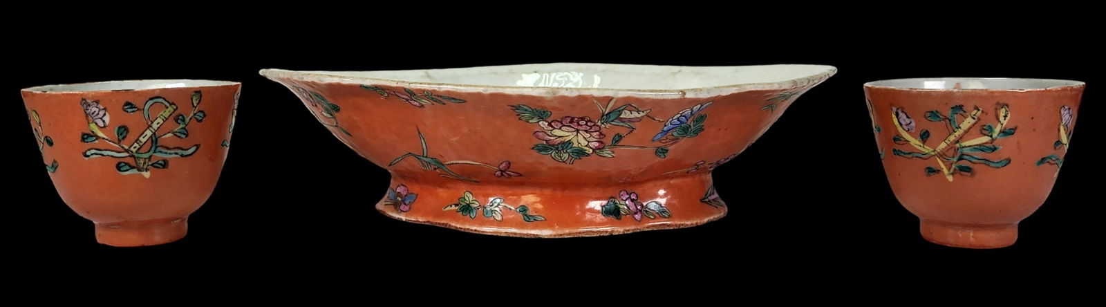 Pair of Antique Chinese Qing Dynasty Coral Ground Porcelain Tea Cups & Tray (1 of 12)