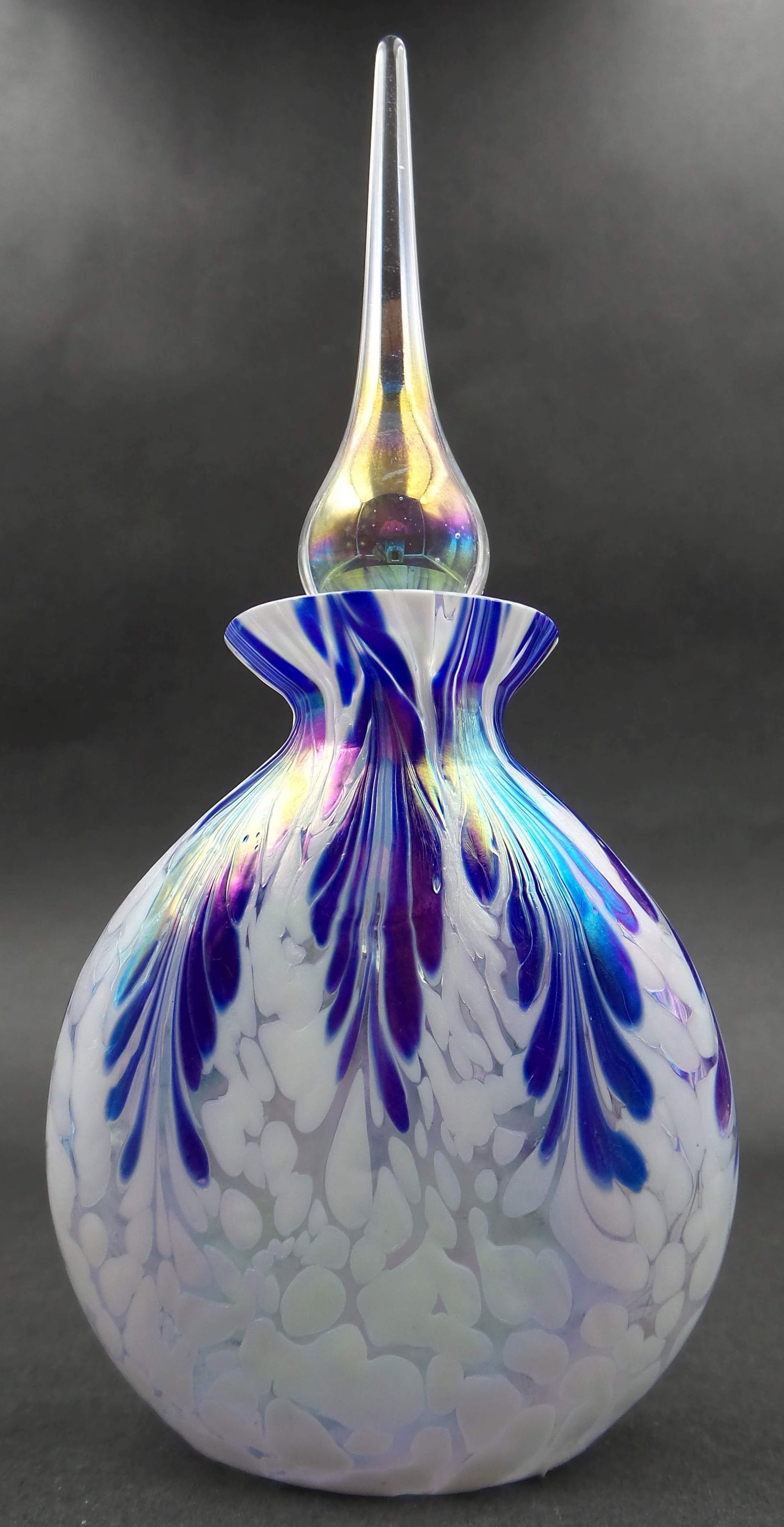 Stunning Vintage Blue & White Iridescent Art Glass Perfume Bottle /w Stopper (1 of 13)