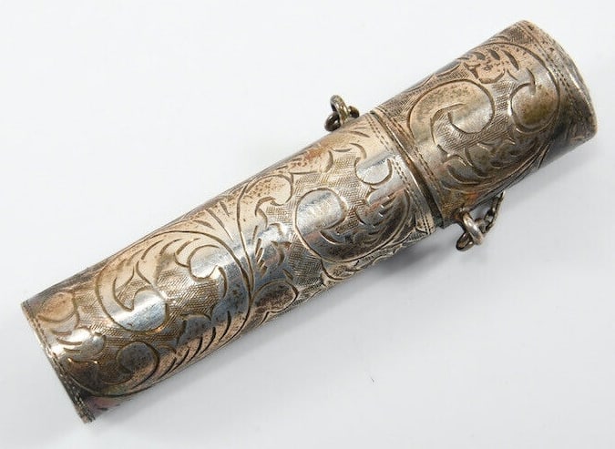 Antique 1900s European Ornately Engraved Sterling Silver Needle Case: This lovely little needle was made around the early 1900s and features beautifully detailed floral engravings. It is in very good antique condition with some patina according to age, measures approx.