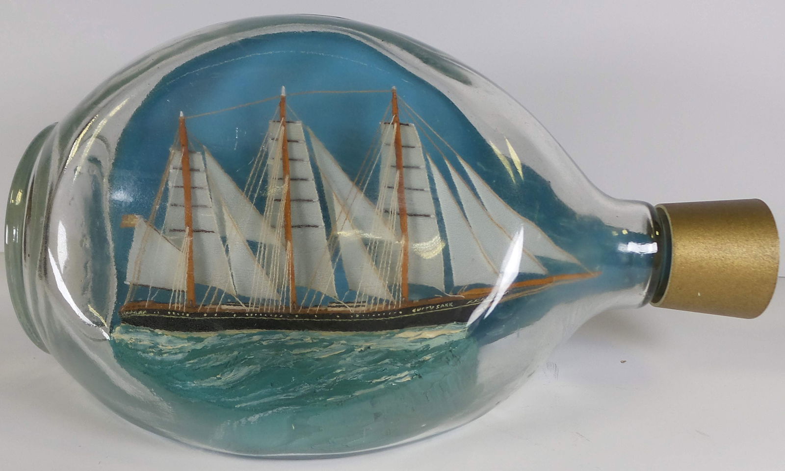 Vintage Handmade CUTTY SARK Bottle Ship (1 of 5)