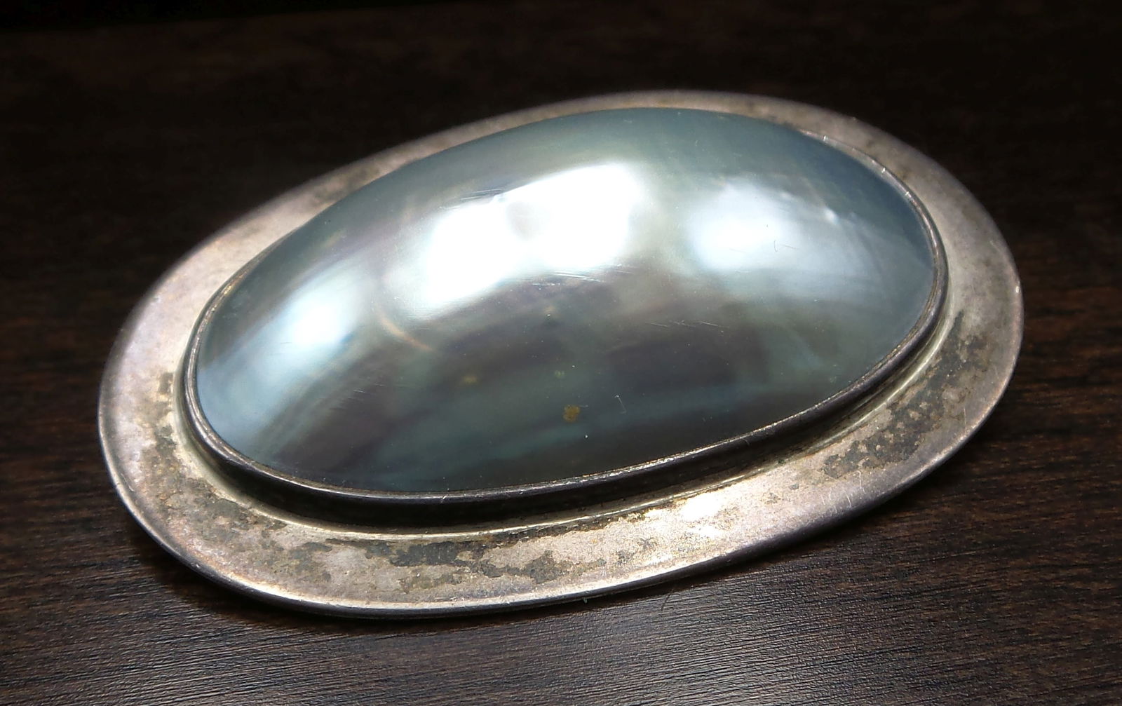 Rare Vintage SUZANNE ST. CLAIRE Sterling Silver & Large Osmena Pearl Brooch (1 of 6)