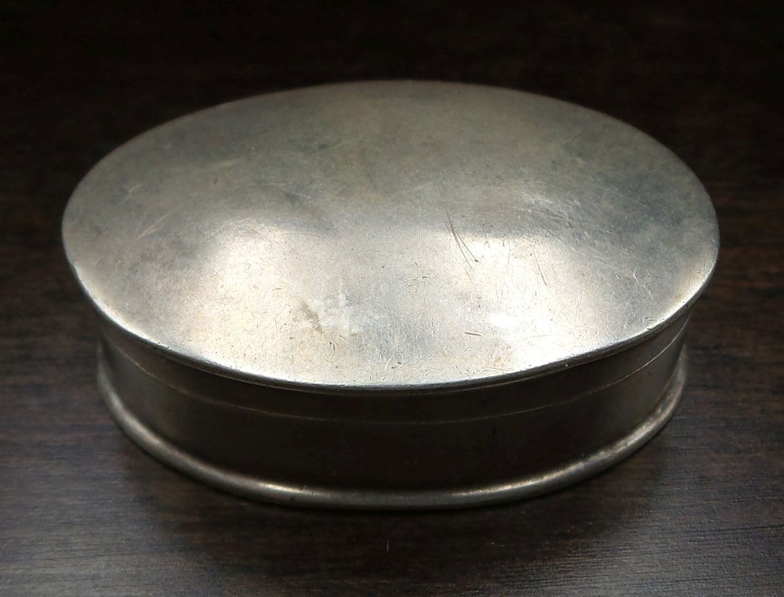 Stylish Vintage Mid-Century Minimalist Sterling Silver Silver Pill Box: Very stylish and solid piece. Measures approx. 1 1/2" long x 1" wide x 1/2" high and weighs ca. 10.5 grams. Very good vintage condition with some patina according to age. Marked "925" for Sterling Sil