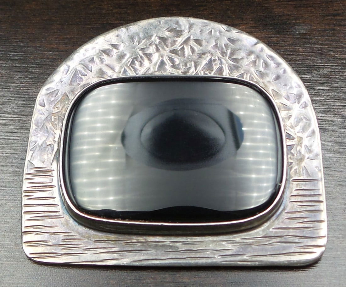 Unusual Vintage Sterling Silver & Onyx Designer Brooch - Signed (1 of 6)
