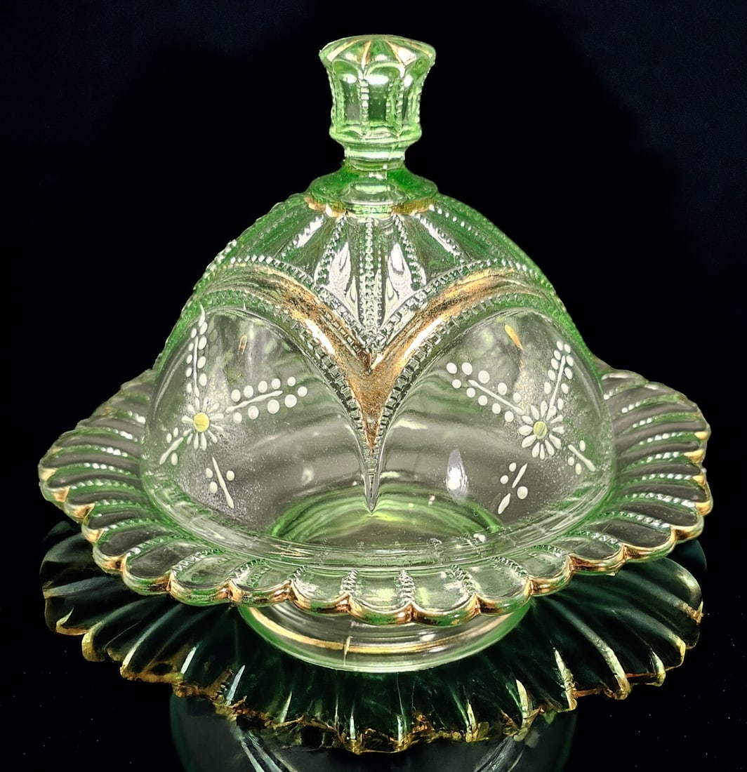 Antique NATIONAL GLASS COMPANY Beaded Circle Uranium / Vaseline Glass Butter Dish (1 of 9)