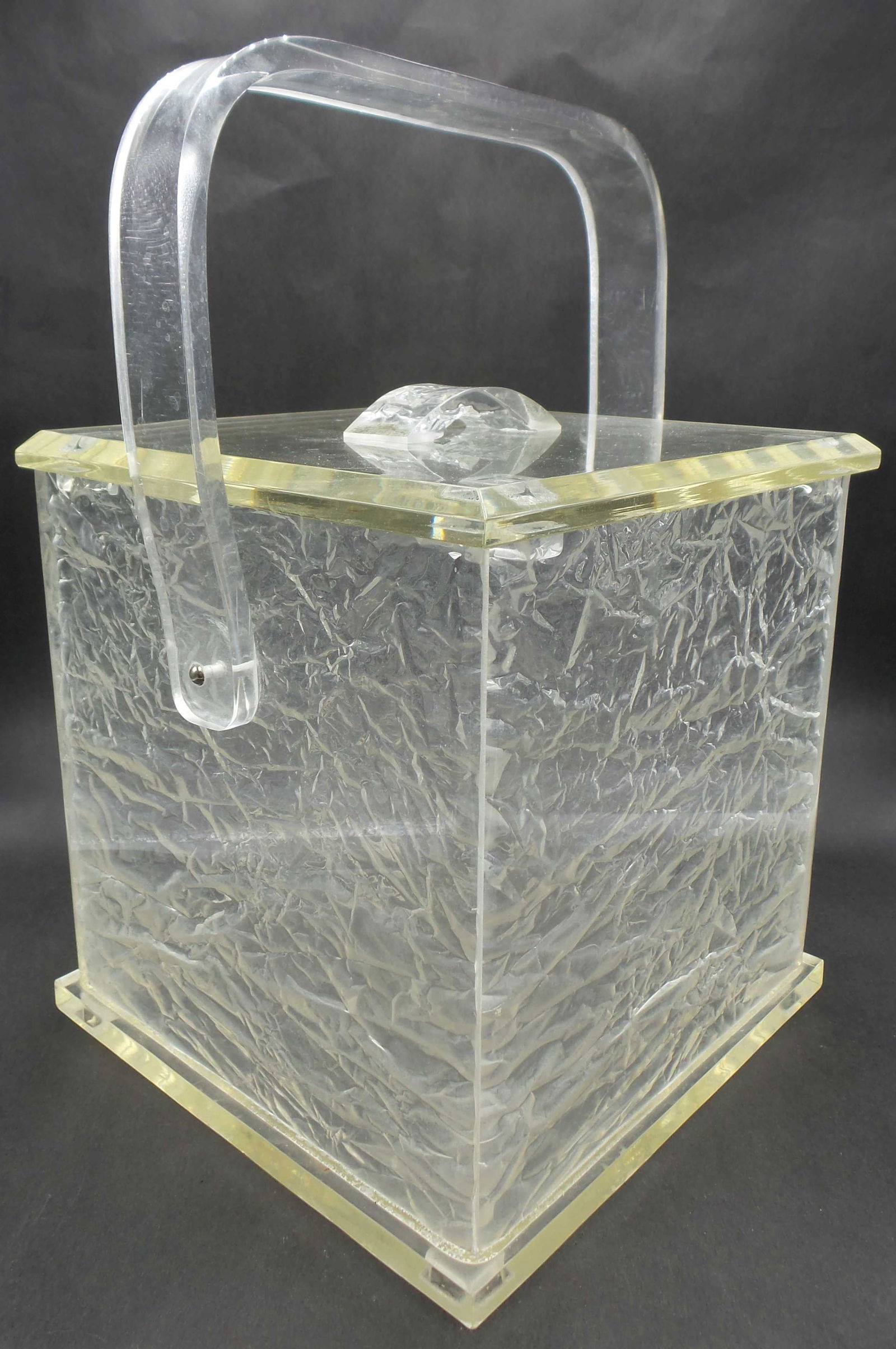 Vintage Mid-Century Modern Lucite Lidded Ice Bucket in Iceberg Design (1 of 9)