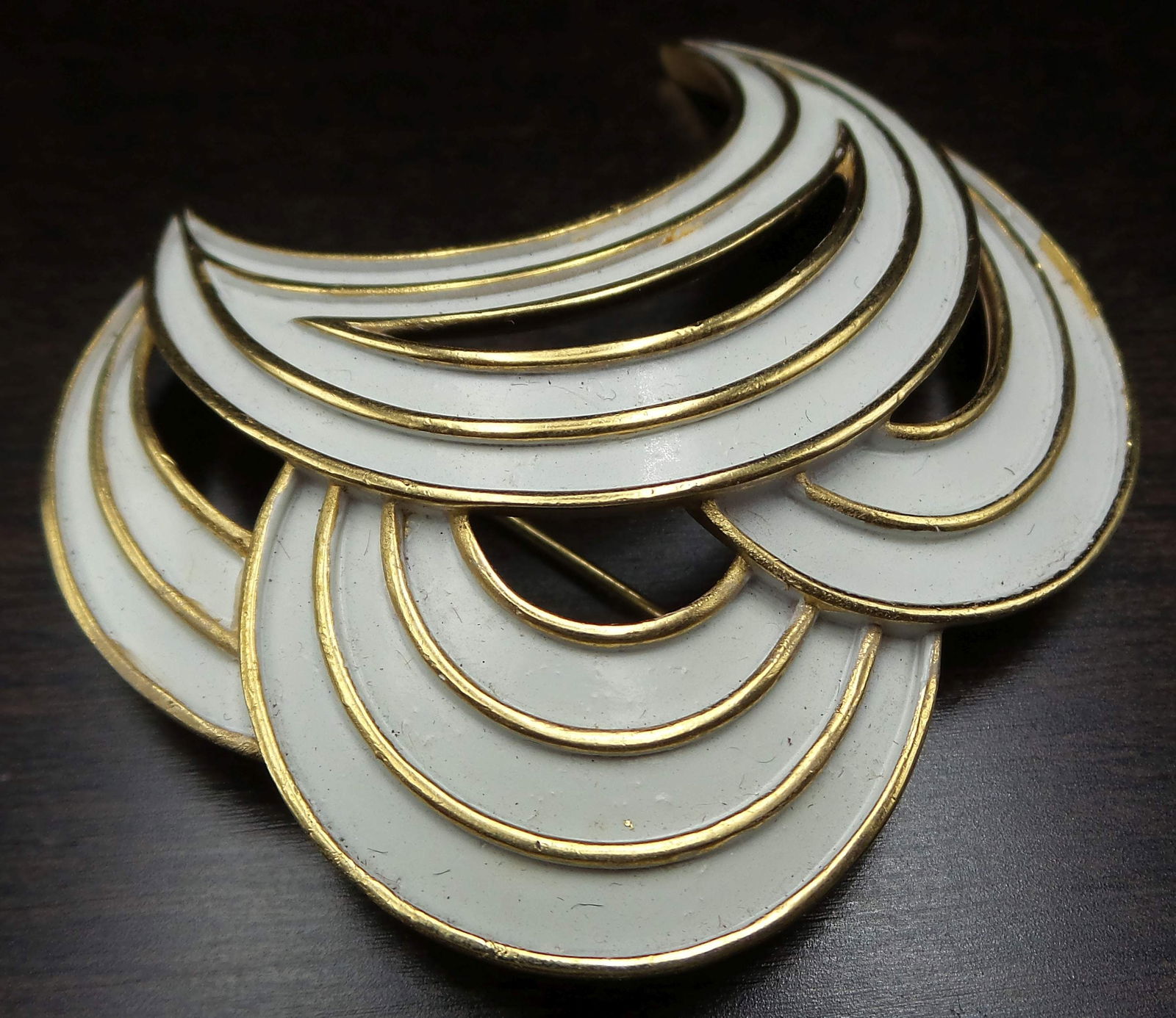 Large Vintage TRIFARI Goltone Metal & White Enamel Costume Jewelry Brooch (1 of 9)