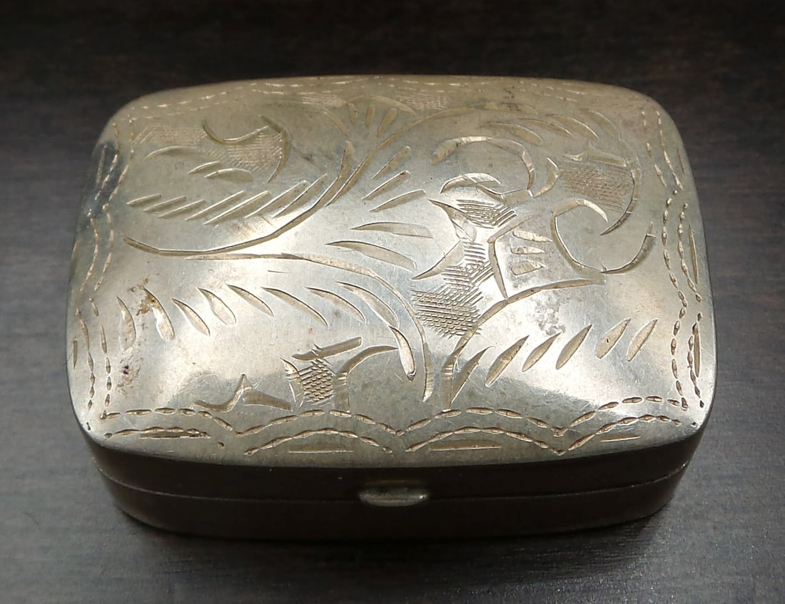 Stylish Vintage Mid-Century Hand Engraved Sterling Silver Silver Pill Box: Very stylish hand engraved piece. Measures approx. 1 3/8" long x 1" wide x 1/2" high and weighs ca. 13.1 grams. Very good vintage condition with some patina according to age. Marked "925" for Sterling
