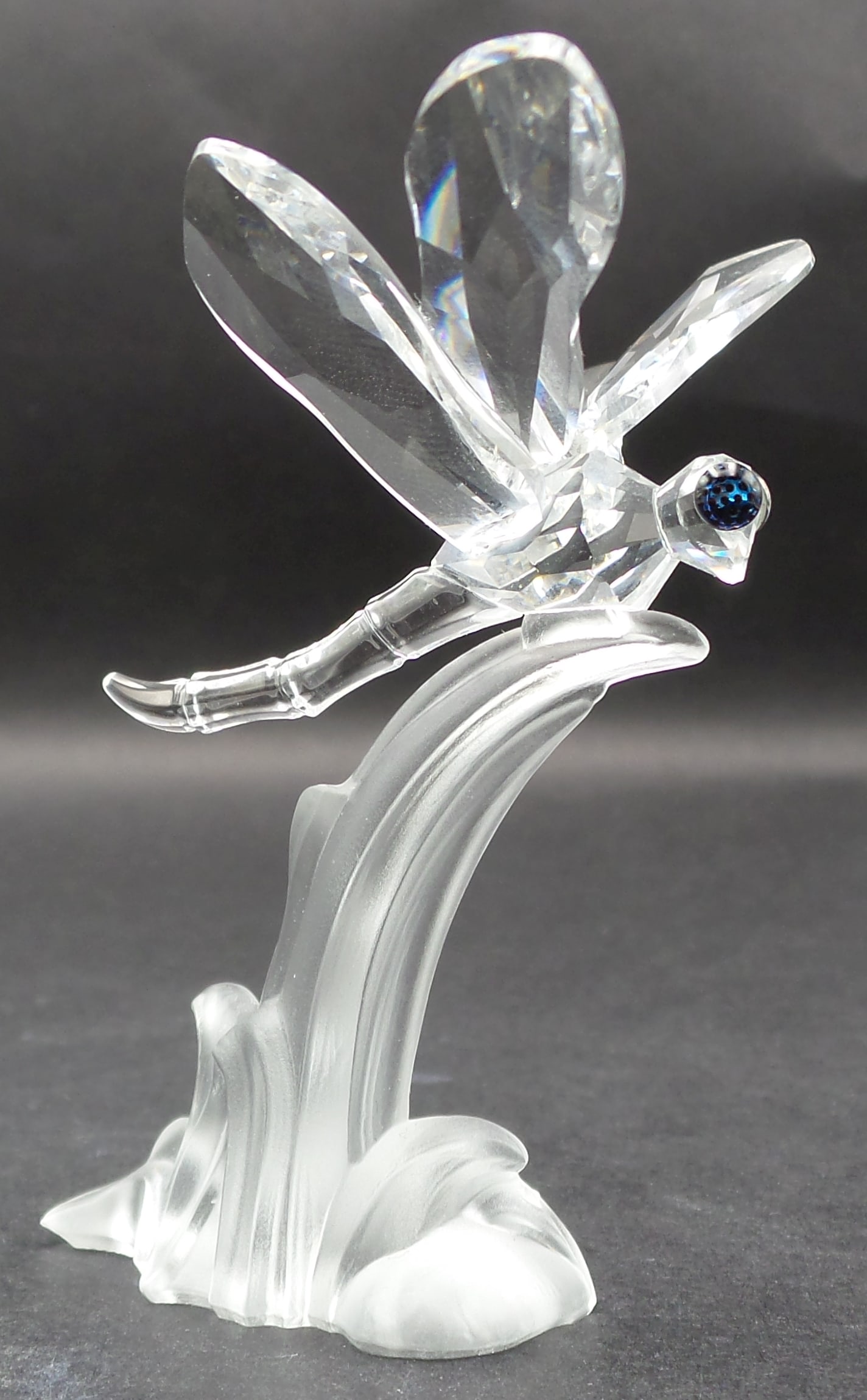 Vintage Retired SWAROVSKI Silver Crystal Dragonfly Figurine: Beautiful Vintage Swarovski #190264 Dragonfly Crystal Figurine from the Series "The Secret Garden", designed by Claudia Schneiderbauer, originally issued in 1995 and retired in 2006. Very good vintage