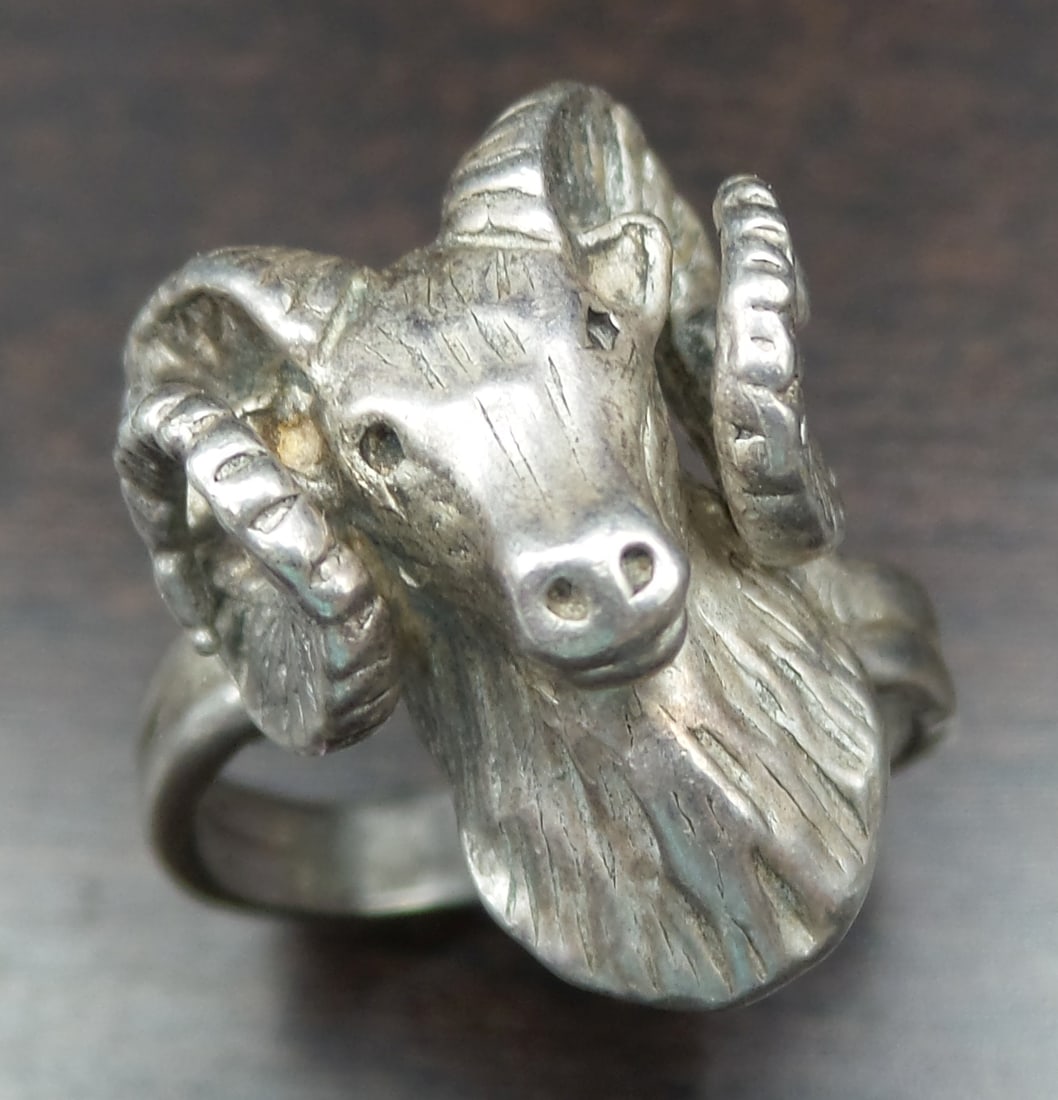 Vintage Handmade Sterling Silver Ram's Head Ring (1 of 4)