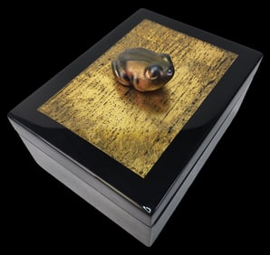 Unusual Vintage Lacquered & Inlaid Wood Box /w Iridescent Frog Handle