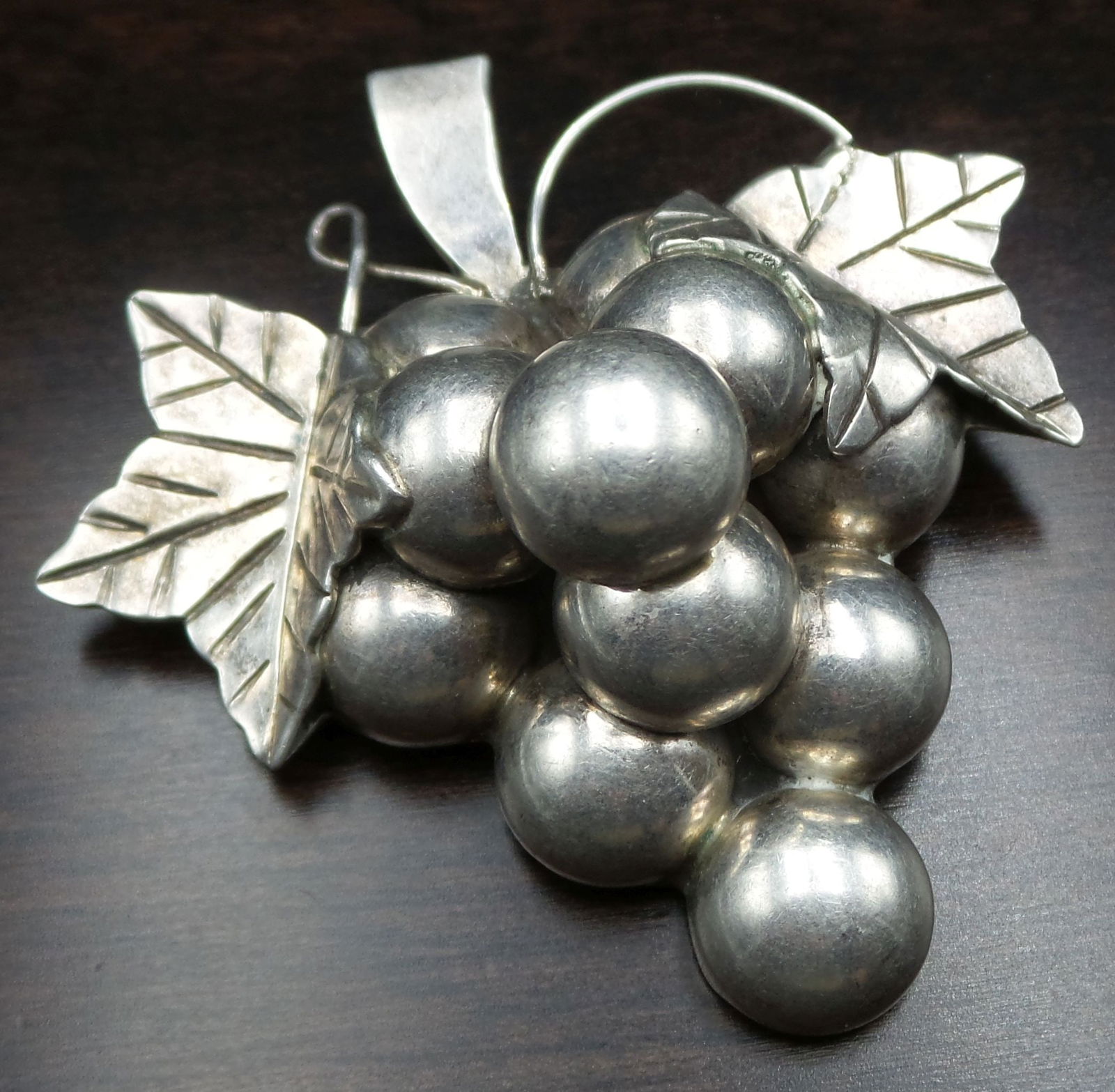 Large Vintage TAXCO Mexico Sterling Silver Grape Brooch / Pin (1 of 6)