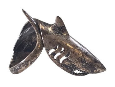 Very Unusual Sterling Silver Shark Ring