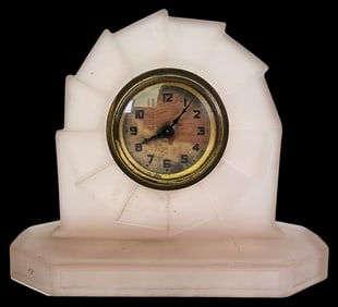 Rare Vintage 1940s Art Deco BAGLEY Pink Art Glass Wind-Up Wyndham Table Clock