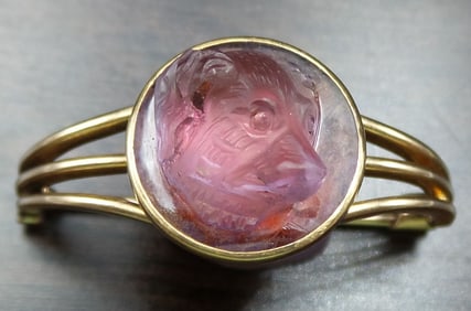 Antique ca. 1890 Victorian 14K Gold & Hand Carved Amethyst Dog Face Relief Brooch