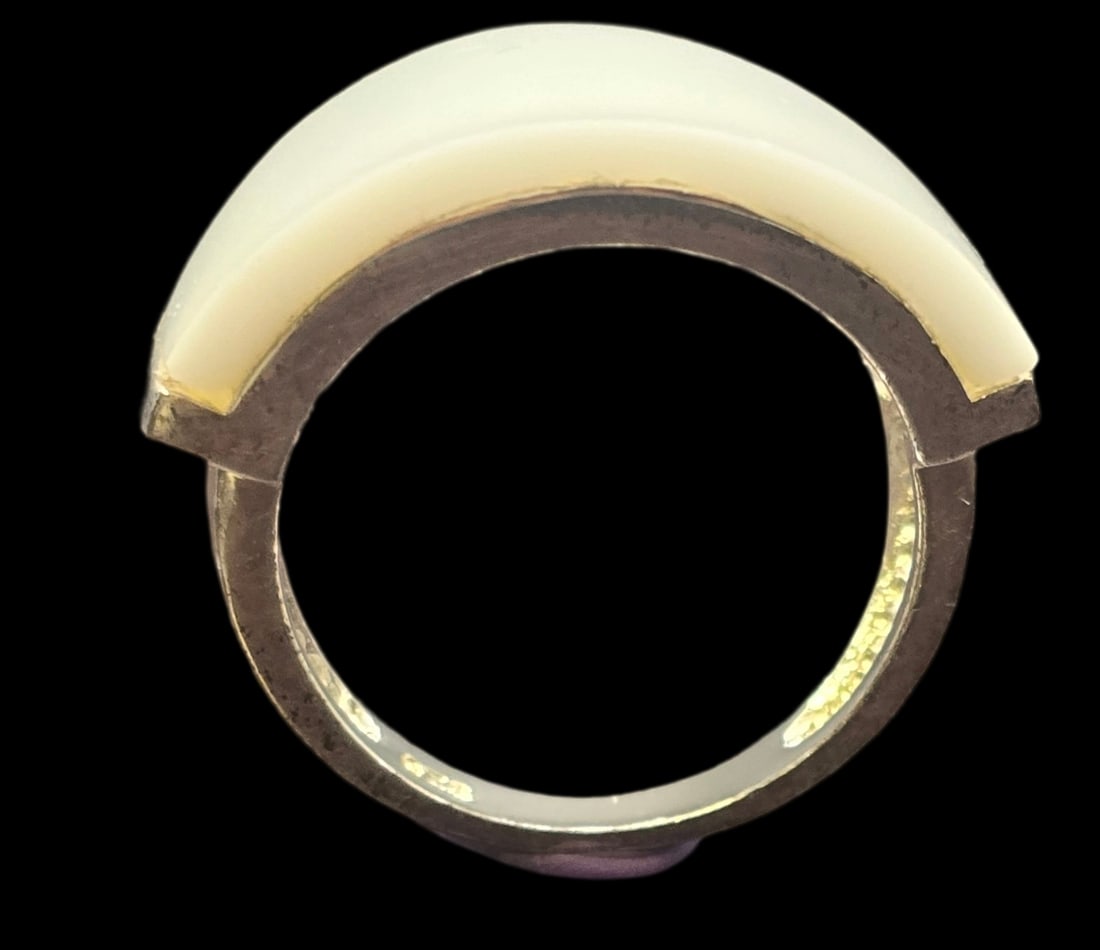 Unusual Vintage Sterling Silver Ring /w White Gemstone: The ring is a size 8 and weighs ca. 6.6 grams. Very good vintage condition with minor wear and patina according to age. SHIPPING: We ship in-house and charge a flat fee of $12 for any order of 10 smal