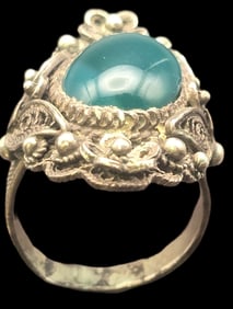 Ornate Handmade Antique Sterling Silver & Green Gemstone Ring
