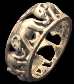 Vintage Sterling Silver Pierced Band Ring /w Elephants