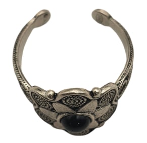 Vintage 800 Silver & Black Onyx Flower Design Ring