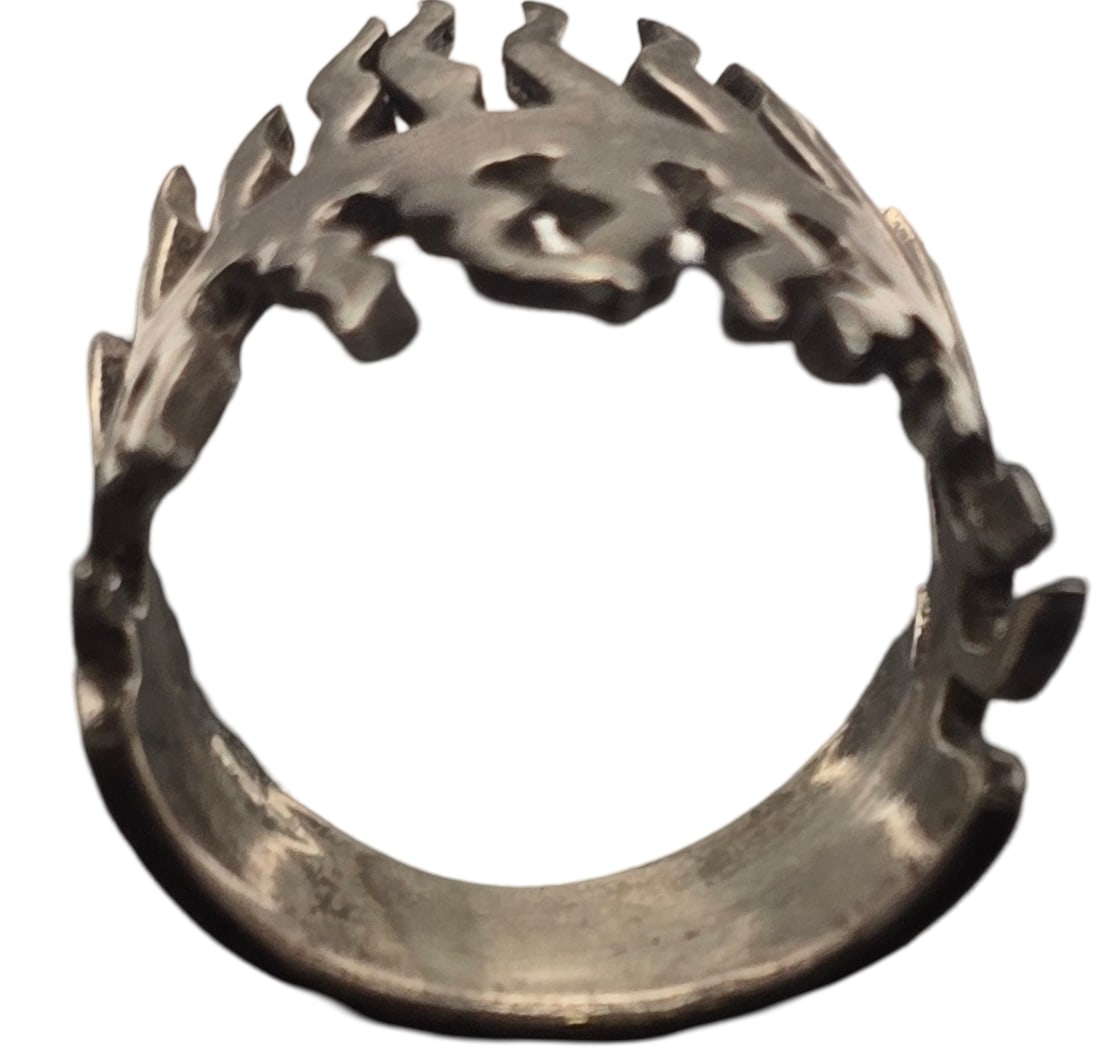 Vintage Mid-Century Modern Brutalist Sterling Silver Flame Ring: The ring is a size 8 and weighs ca. 9.1 grams. Very good vintage condition with minor wear and patina according to age. Tested for Sterling Silver. SHIPPING: We ship in-house and charge a flat fee of 
