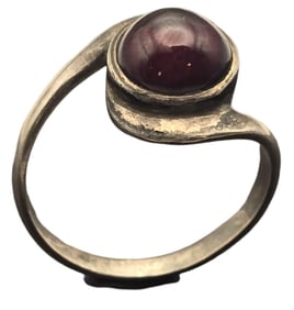 Vintage Sterling Silver & Red Gemstone Ring