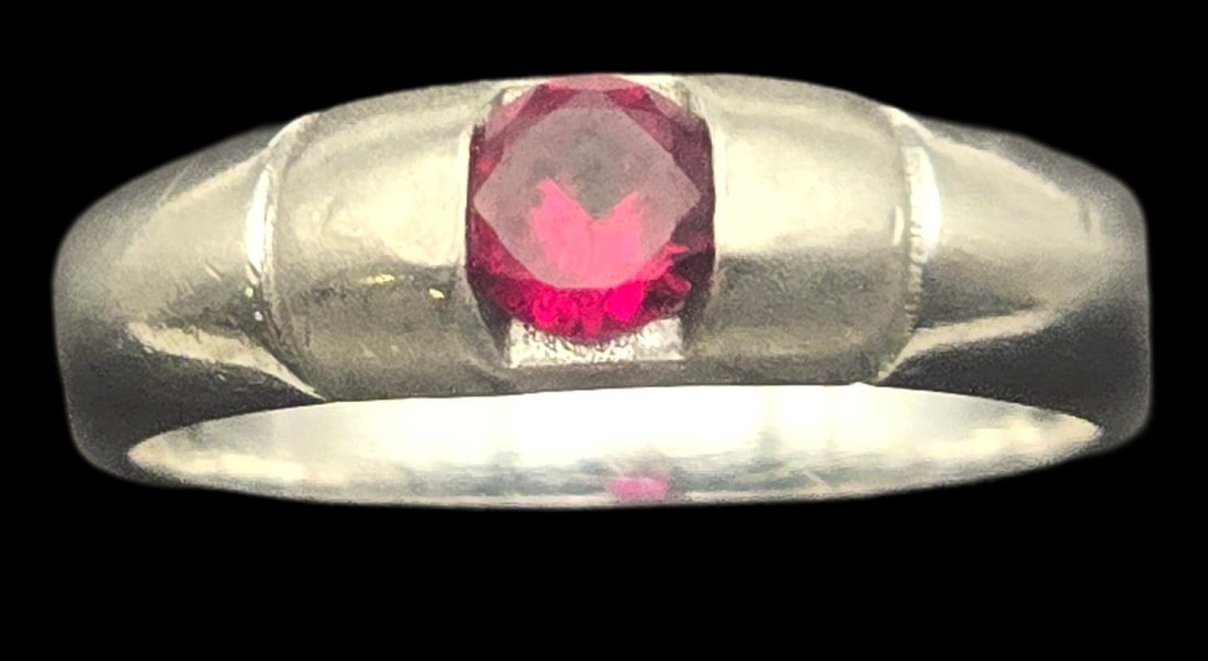 Vintage Sterling Silver & Red Gemstone Ring: The ring is a size 8 1/2 and weighs 3 grams. Very good vintage condition with minor wear and patina according to age. Marked for Sterling Silver. SHIPPING: We ship in-house and charge a flat fee of $1