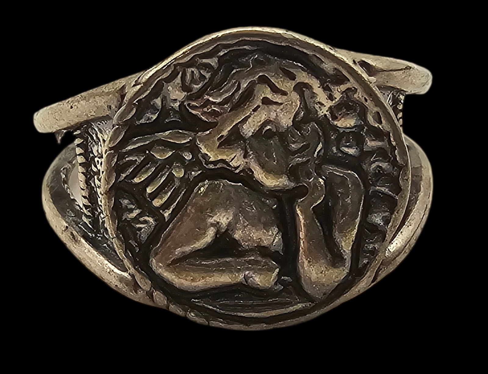 Vintage Sterling Silver Ring /w Angel Design (1 of 5)