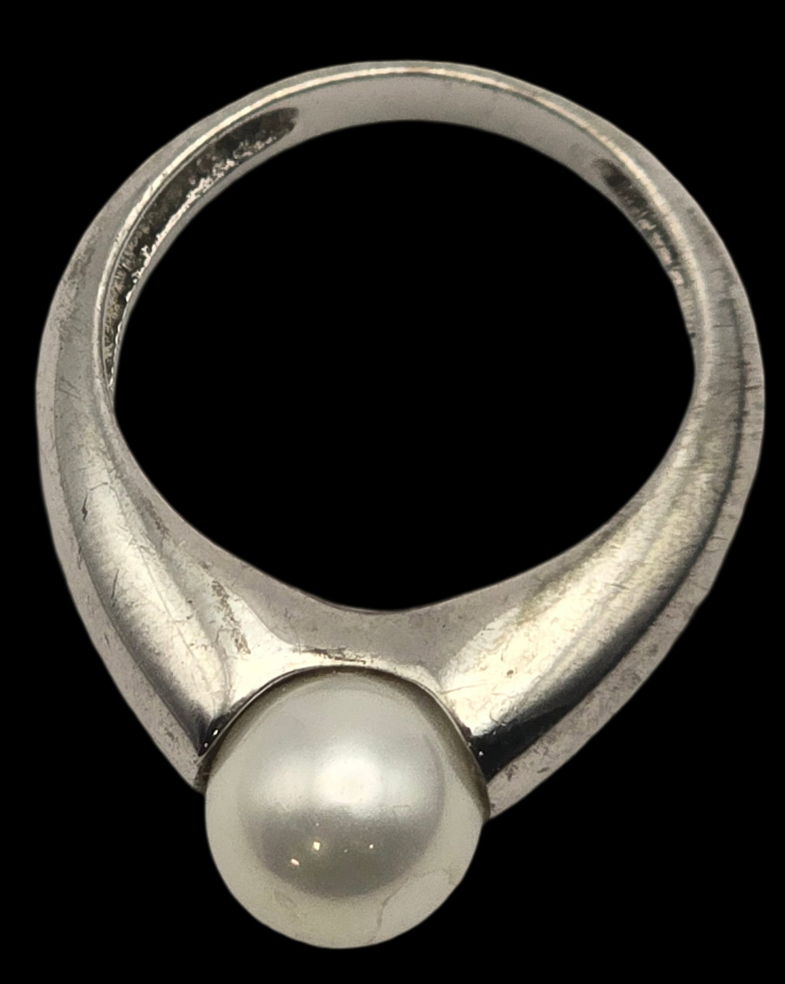 Vintage Sterling Silver & Pearl Ring: The ring is a size 7 and weighs ca. 4.3 grams. Very good vintage condition with minor wear and patina according to age. Marked for Sterling Silver. SHIPPING: We ship in-house and charge a flat fee of 