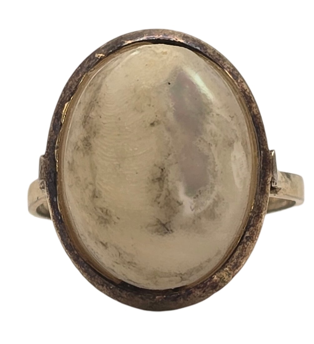 Vintage European 800 Silver & Gemstone Ring: The ring is a size 7 1/2 and weighs ca. 3.2 grams. Very good vintage condition with minor wear and patina according to age. Marked for 800 Silver. SHIPPING: We ship in-house and charge a flat fee of $